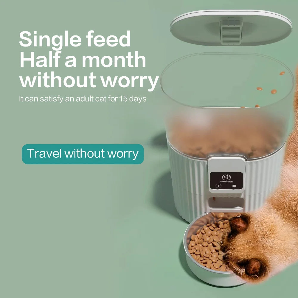 Automatic pet food dispenser w/remote