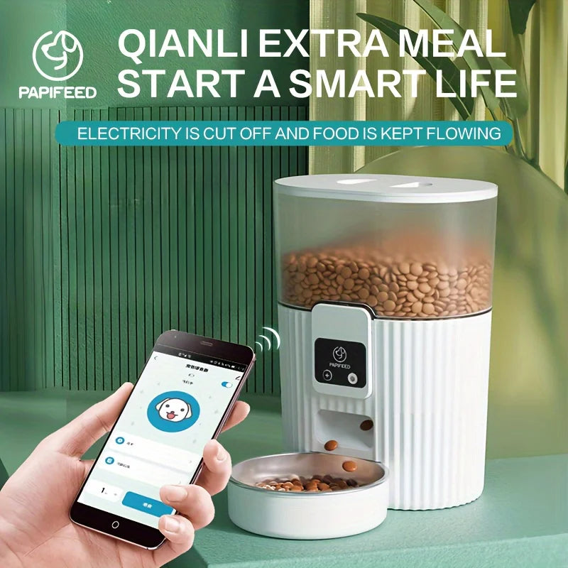 Automatic pet food dispenser w/remote