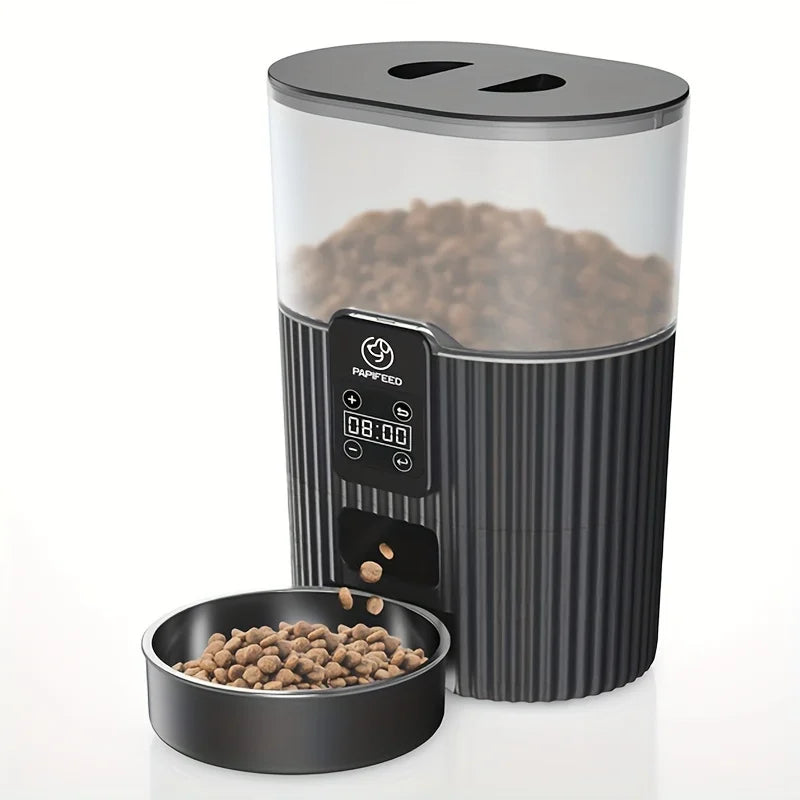 Automatic pet food dispenser w/remote